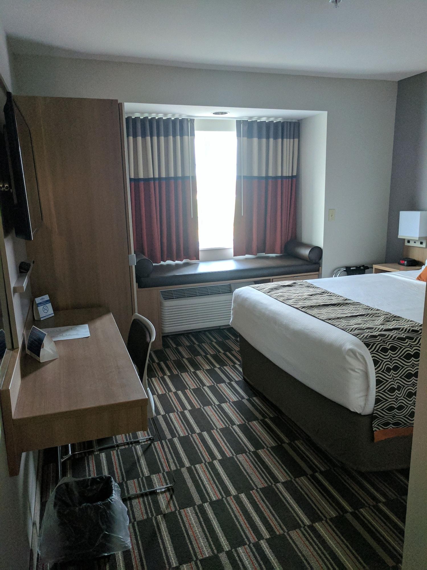 Microtel & By Wyndham Hotel 3*