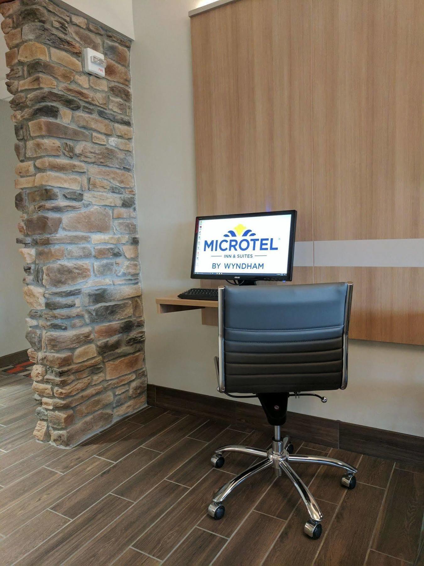 Microtel & By Wyndham Hotel Clarion